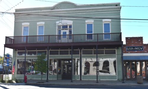 Building at 101 West Pine St, Ponchatoula. Year Built: 1903