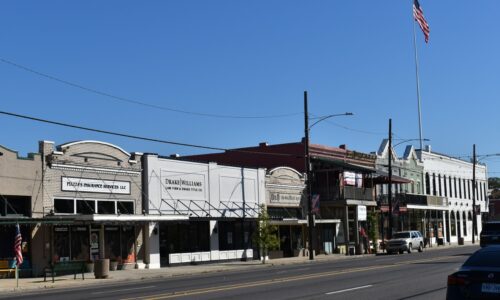 Ponchatoula La: Corner of West Pine Street and South 6th St. looking east up Pine St.